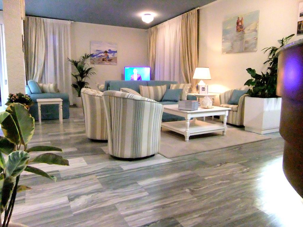Hotel Giulio Cesare Cinquale Εξωτερικό φωτογραφία
