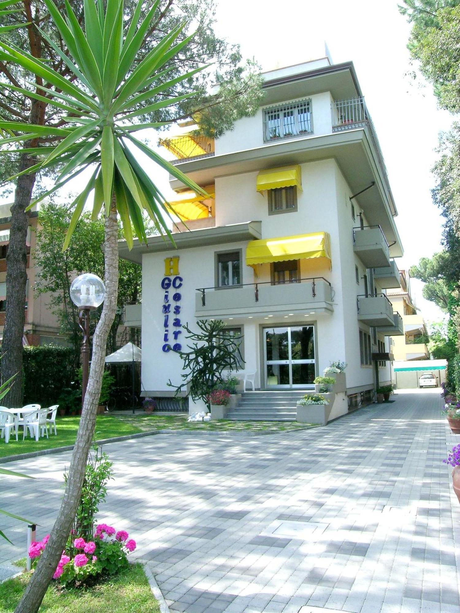 Hotel Giulio Cesare Cinquale Εξωτερικό φωτογραφία
