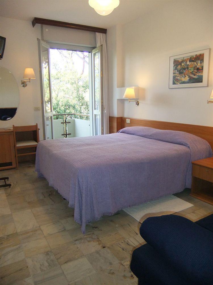Hotel Giulio Cesare Cinquale Εξωτερικό φωτογραφία