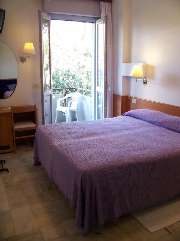 Hotel Giulio Cesare Cinquale Εξωτερικό φωτογραφία