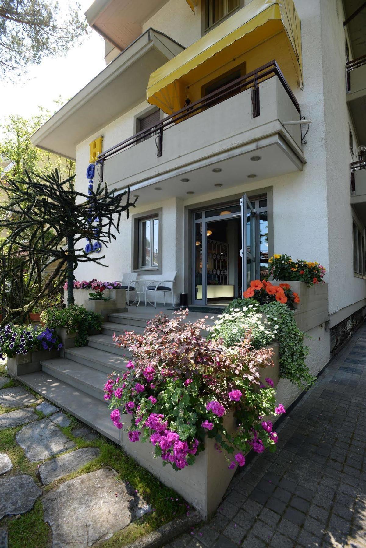 Hotel Giulio Cesare Cinquale Εξωτερικό φωτογραφία