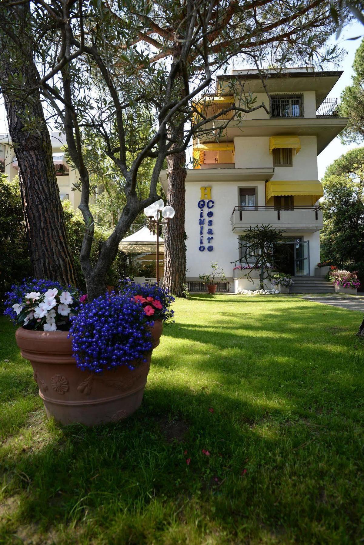 Hotel Giulio Cesare Cinquale Εξωτερικό φωτογραφία